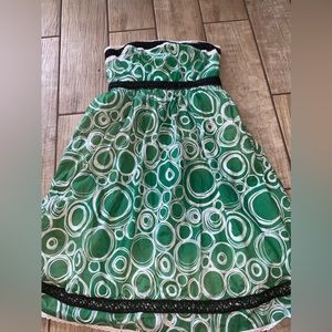 💕Gorgeous green strapless dress